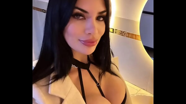 Samantha Batallanos en busca de pinga